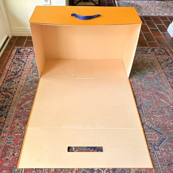LOUIS VUITTON Jumbo Size Magnetic Gift Box for Luggage (28.5" x 18.75" x 11") - Picture 8 of 14